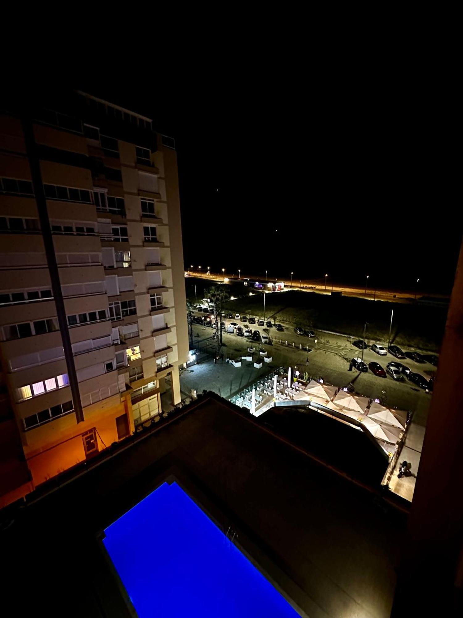 Front Beach Costa Caparica Lisbon Costa da Caparica Exterior photo