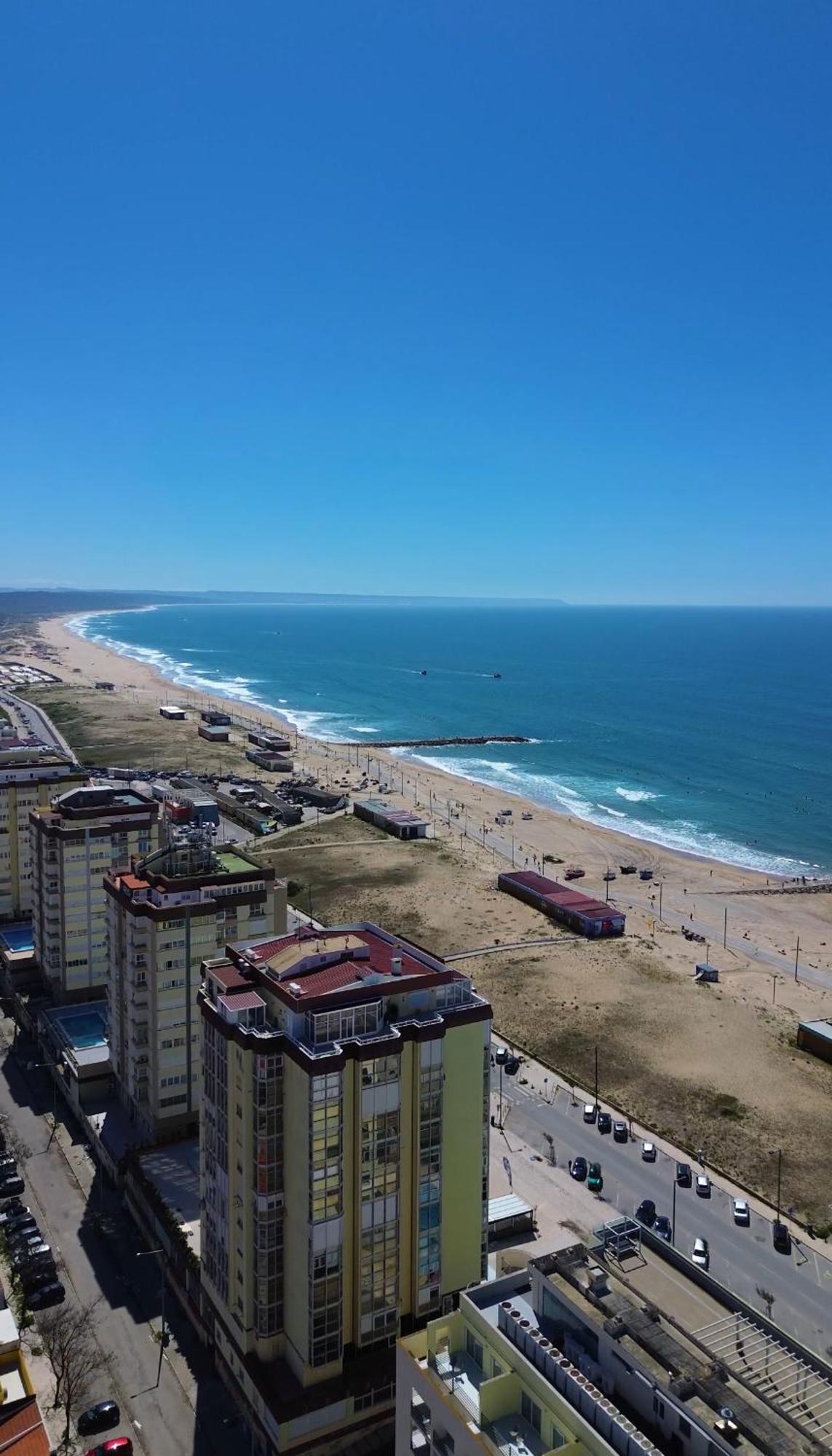 Front Beach Costa Caparica Lisbon Costa da Caparica Exterior photo